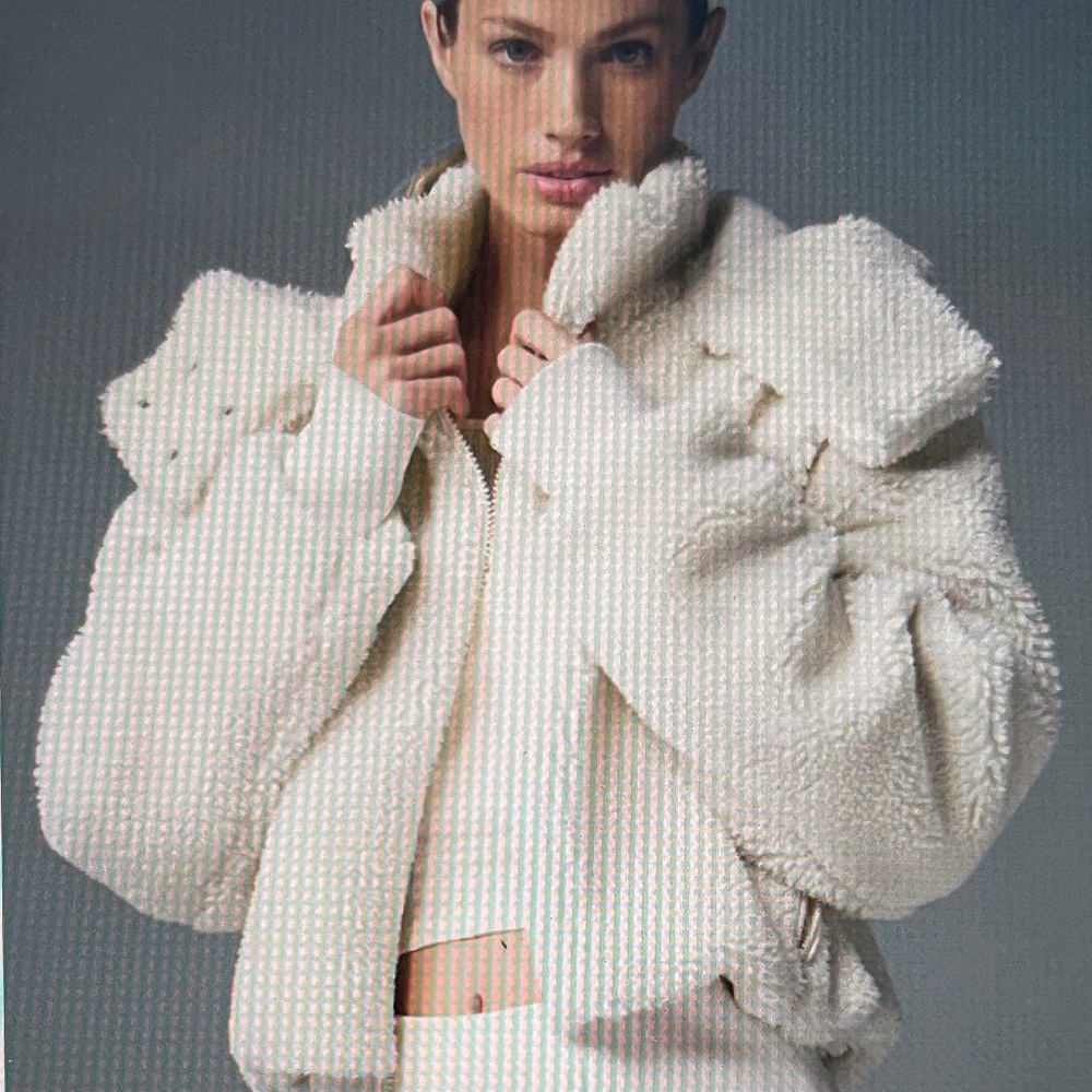 ALO Yoga Cream Sherpa Zip-Up Jacket - Picture 2 of 7